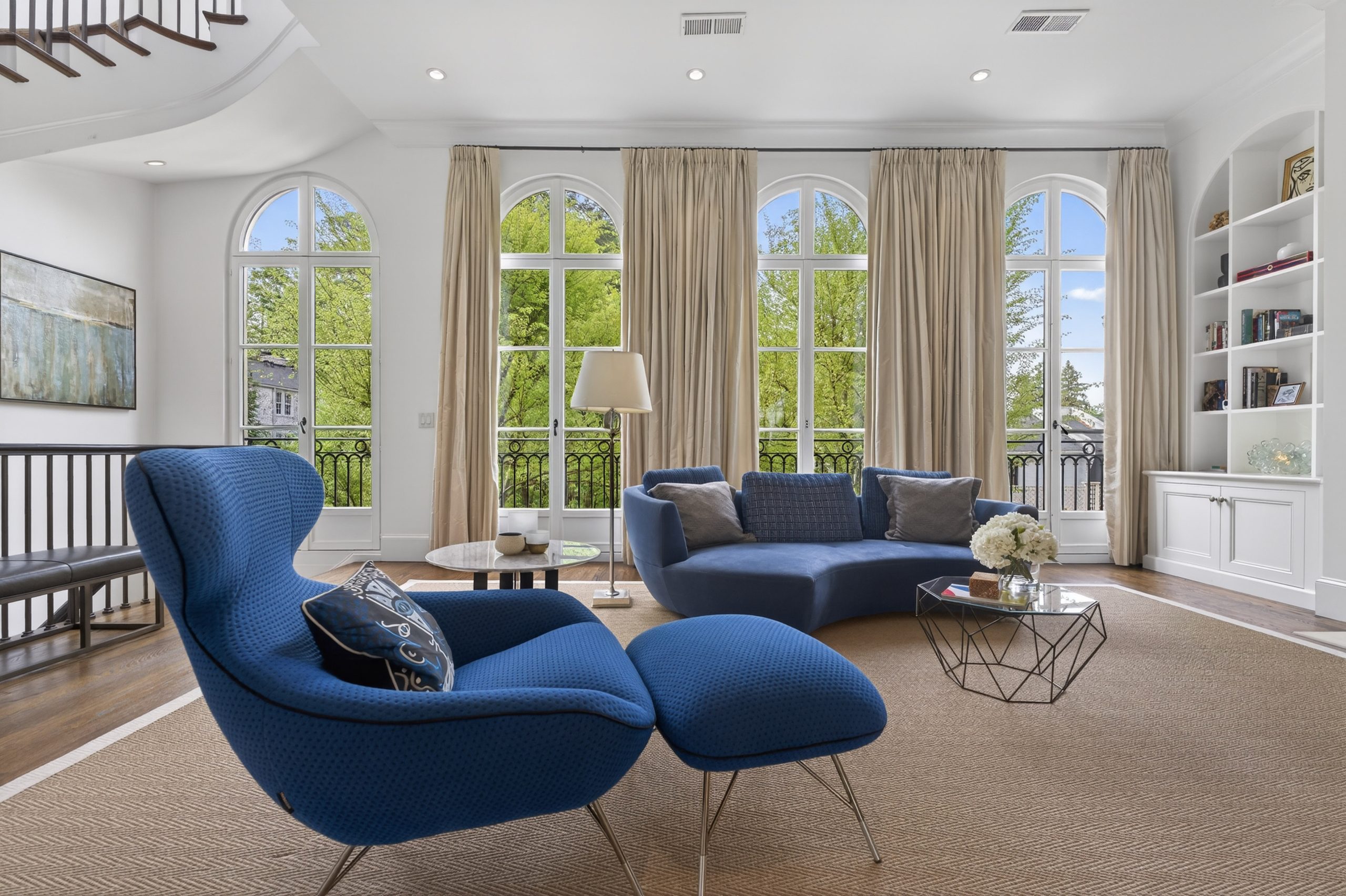 2288 Peachtree number 4-117
